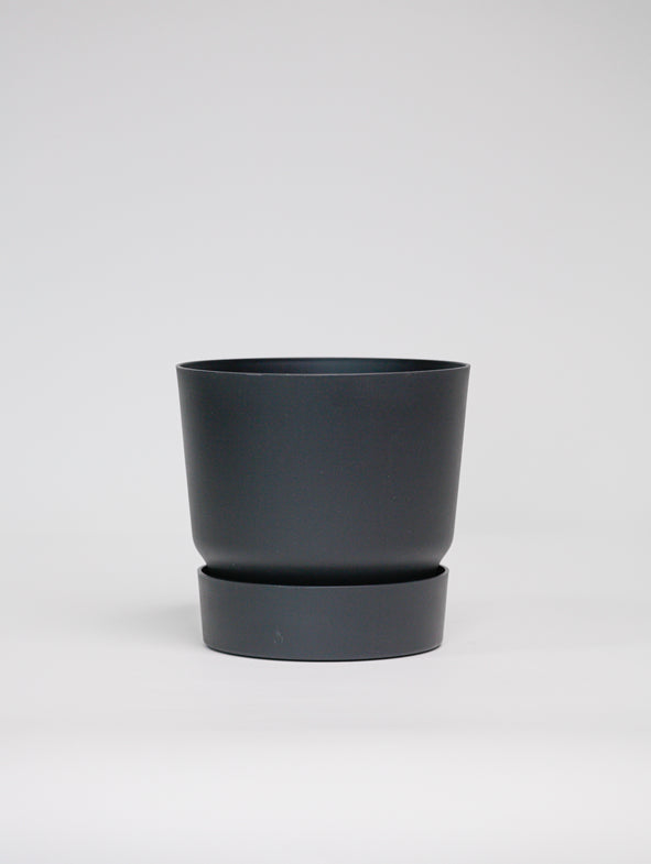 Elho Reservoir Pot - Black